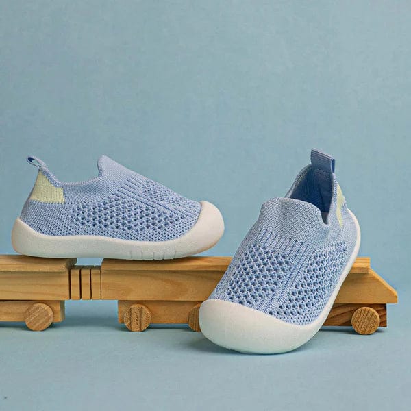 Blue breathable baby sneakers for toddlers